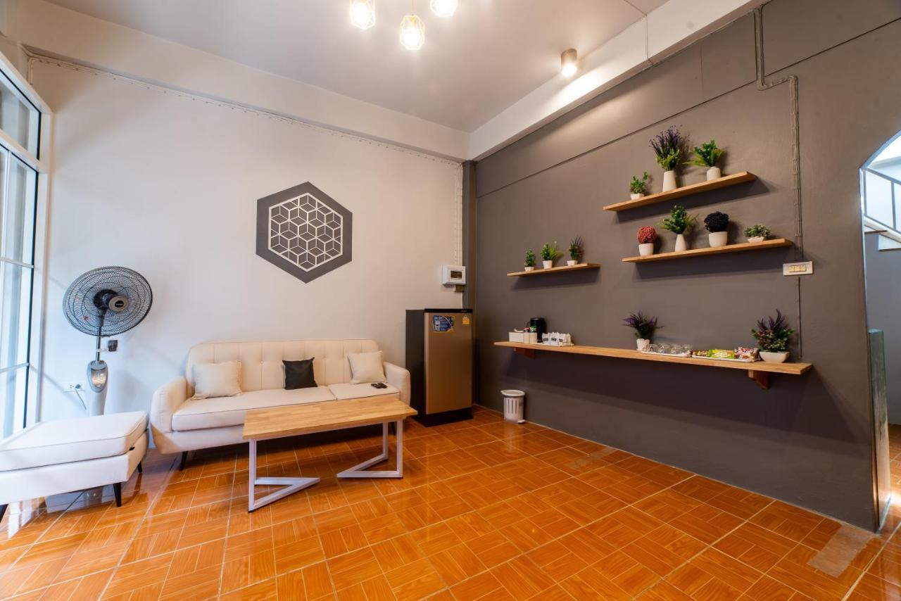 Villa J Cube - Private House Betong