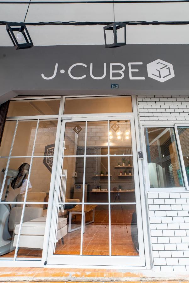 J Cube - Private House